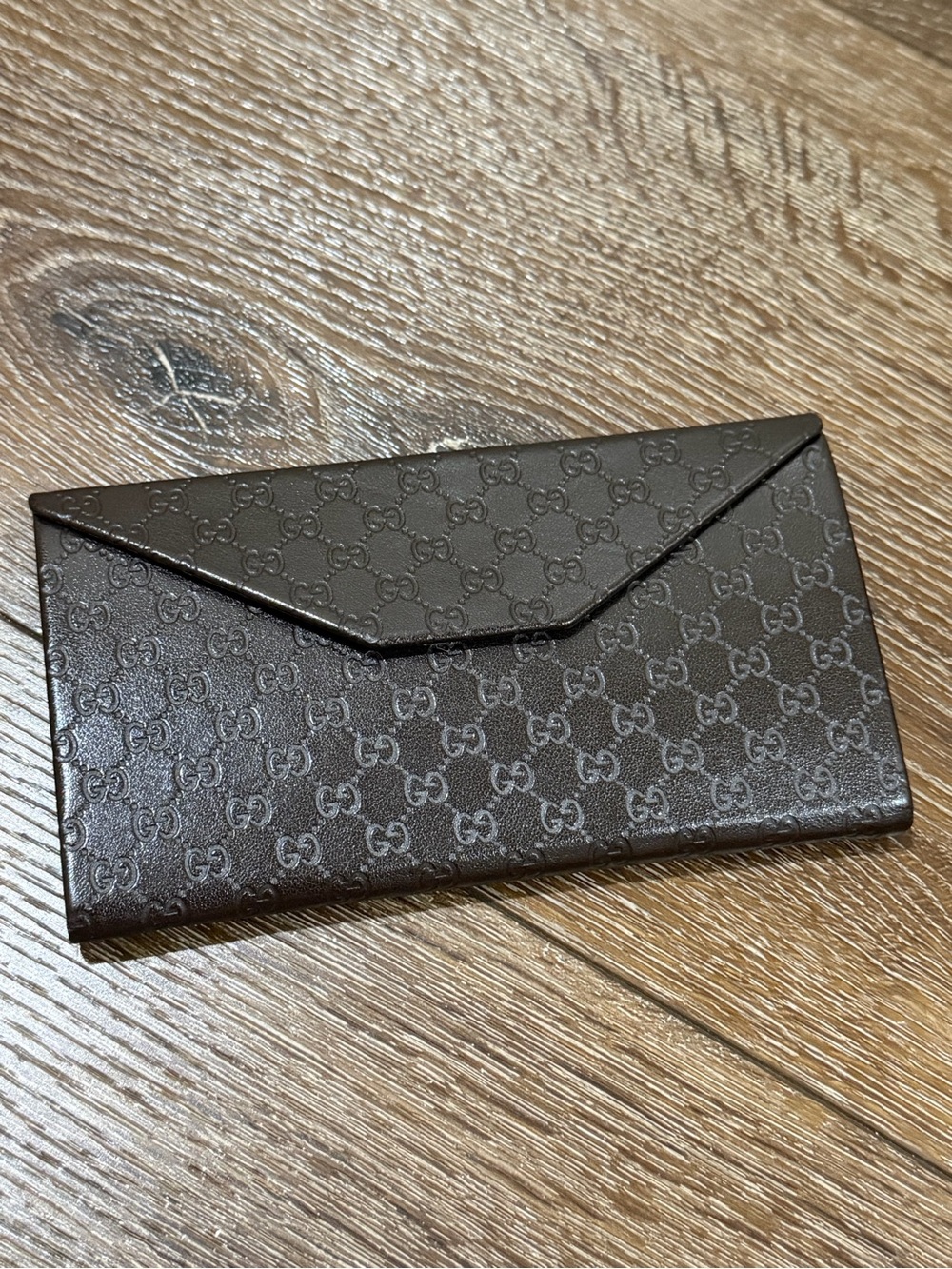 Gucci sunglasses case trifold dark brown